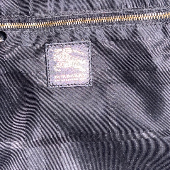 Burberry Black Patent Leather Quilted ‘Brooke’ Hobo Shoulder Bag w Lock Detail - Picture 17 of 17